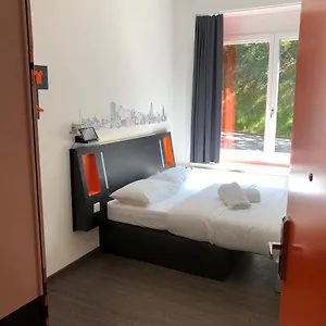 rezervați aici