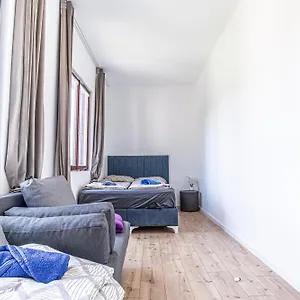 Comfy In Shared With Terrace And Garden Wiedeń