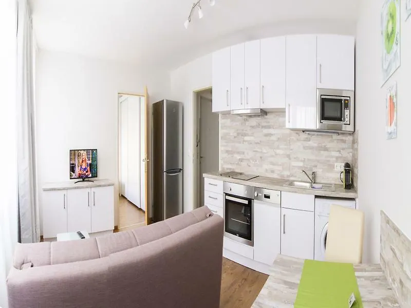 Residenz Donaucity Вена 3*,